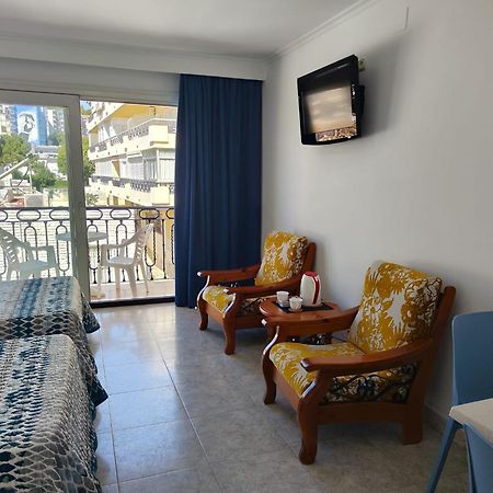 Apartamentos Leonor Carihuela トレモリノス エクステリア 写真