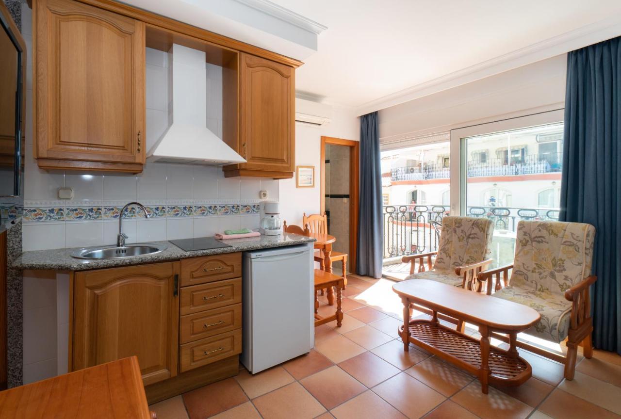 Apartamentos Leonor Carihuela トレモリノス エクステリア 写真