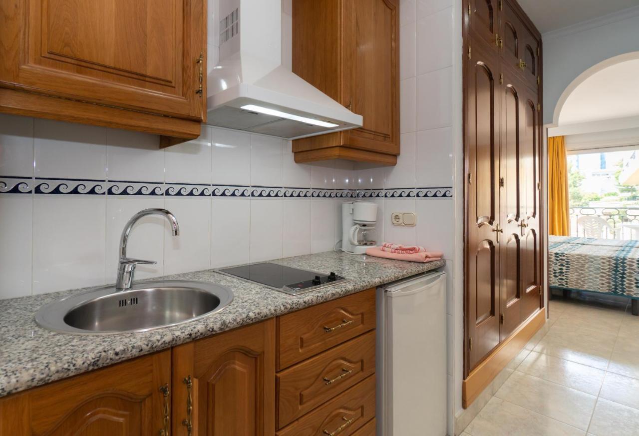 Apartamentos Leonor Carihuela トレモリノス エクステリア 写真