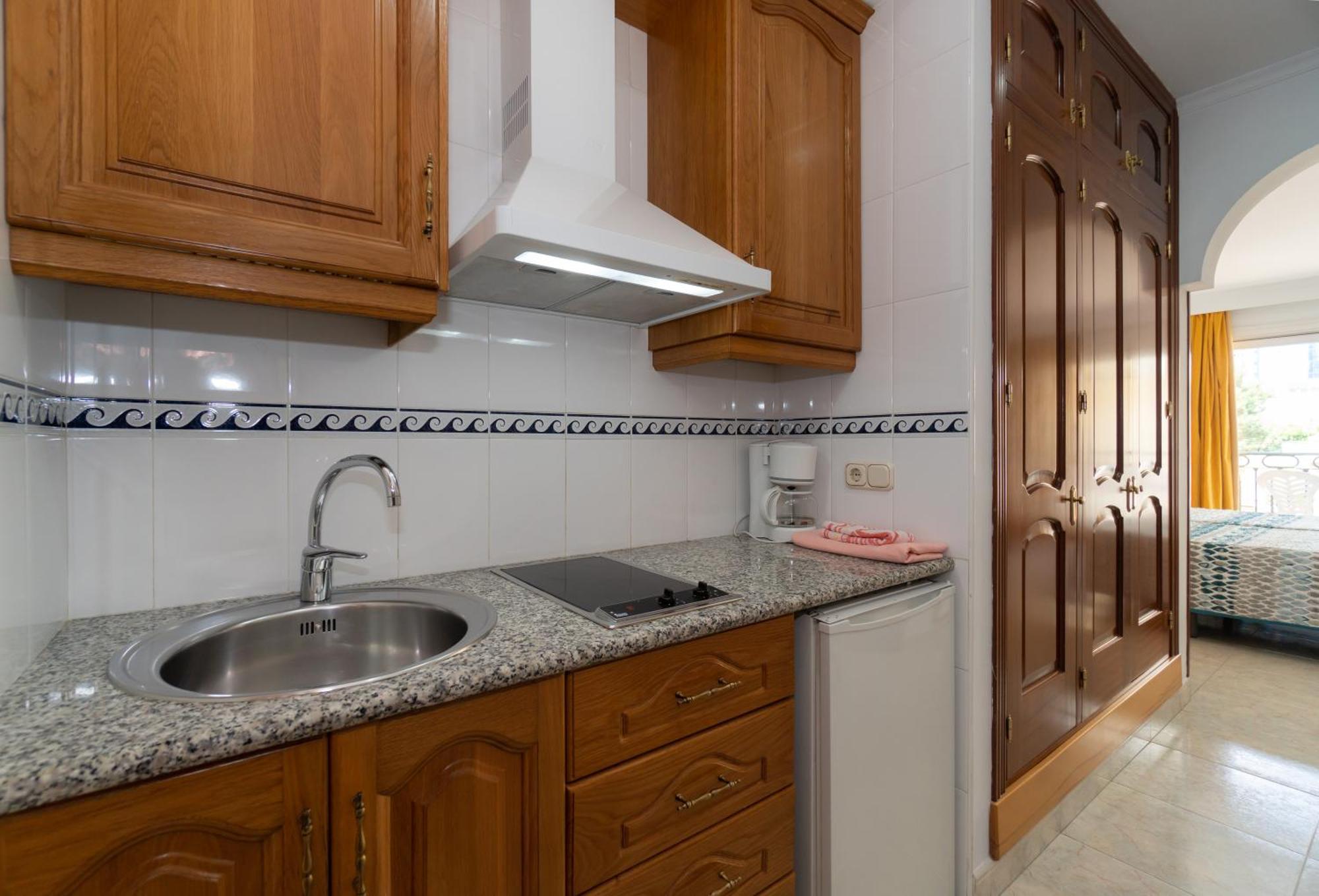 Apartamentos Leonor Carihuela トレモリノス エクステリア 写真