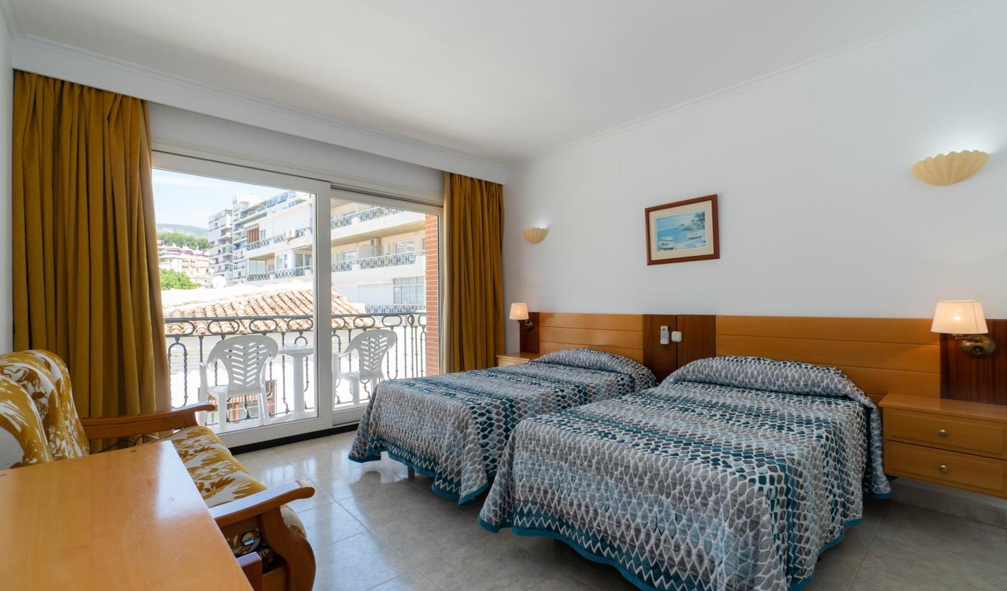 Apartamentos Leonor Carihuela トレモリノス エクステリア 写真