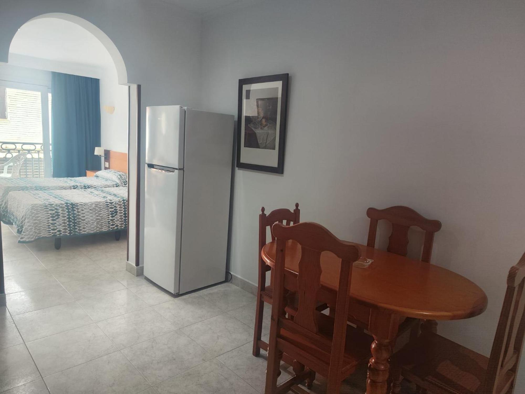 Apartamentos Leonor Carihuela トレモリノス エクステリア 写真