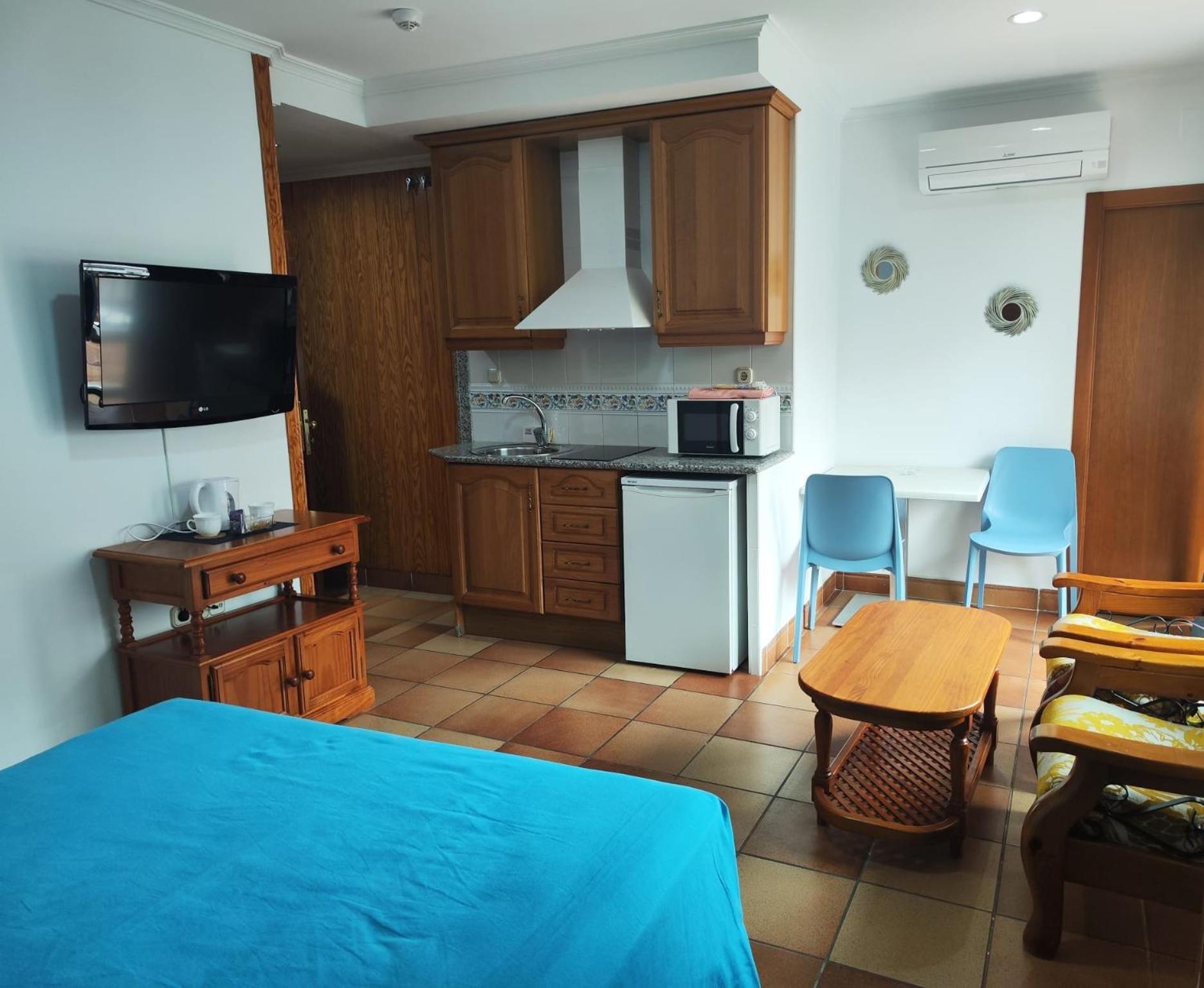 Apartamentos Leonor Carihuela トレモリノス エクステリア 写真