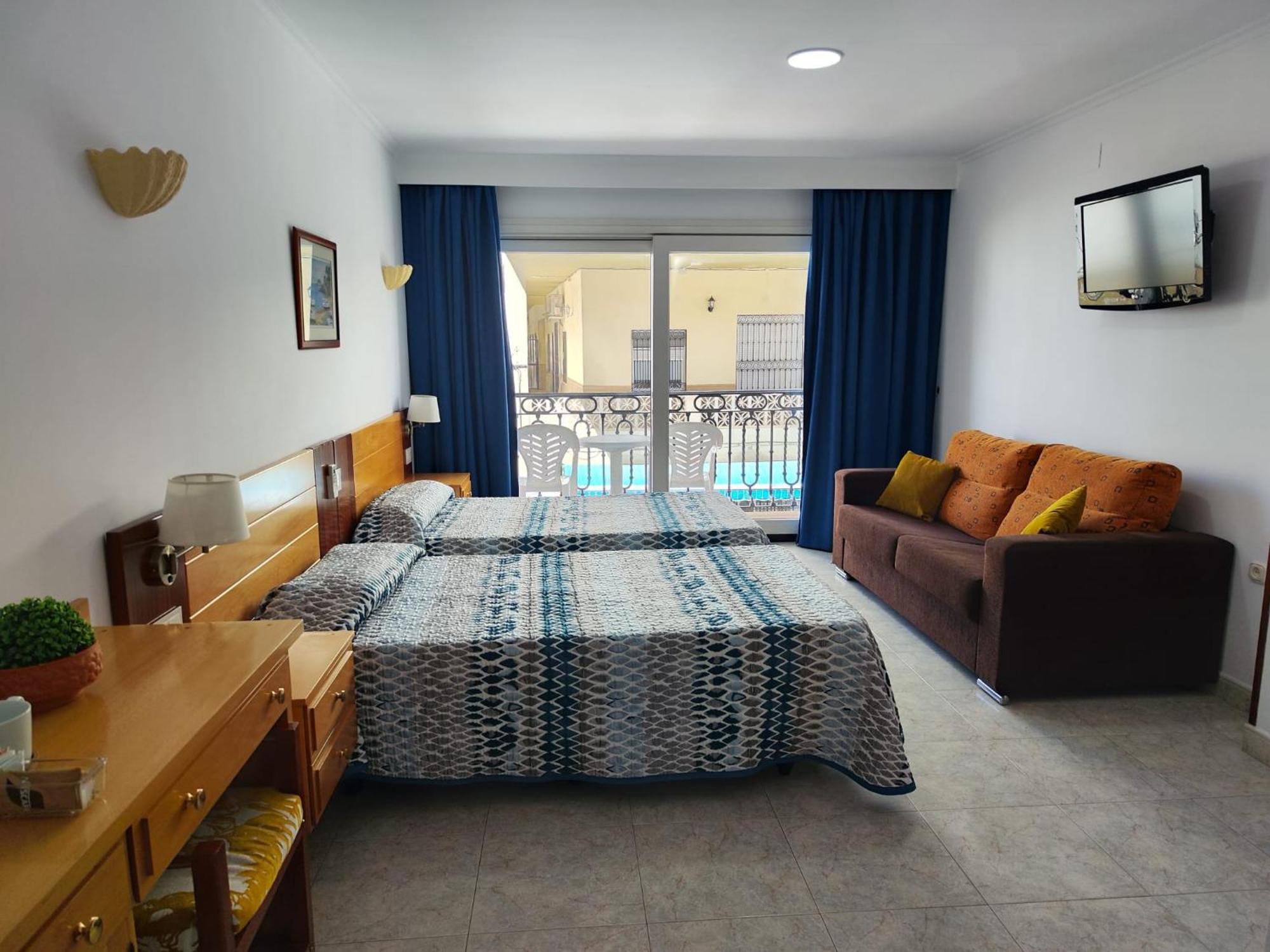 Apartamentos Leonor Carihuela トレモリノス エクステリア 写真