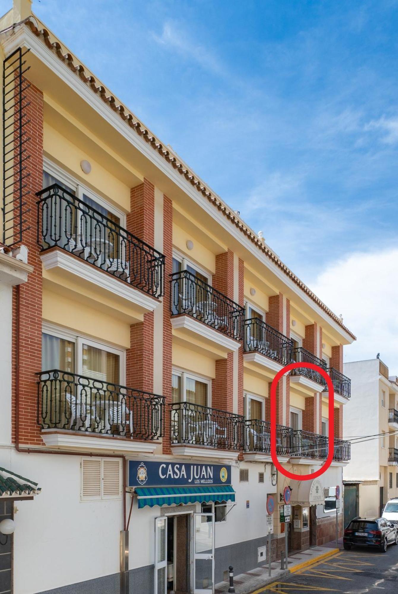 Apartamentos Leonor Carihuela トレモリノス エクステリア 写真
