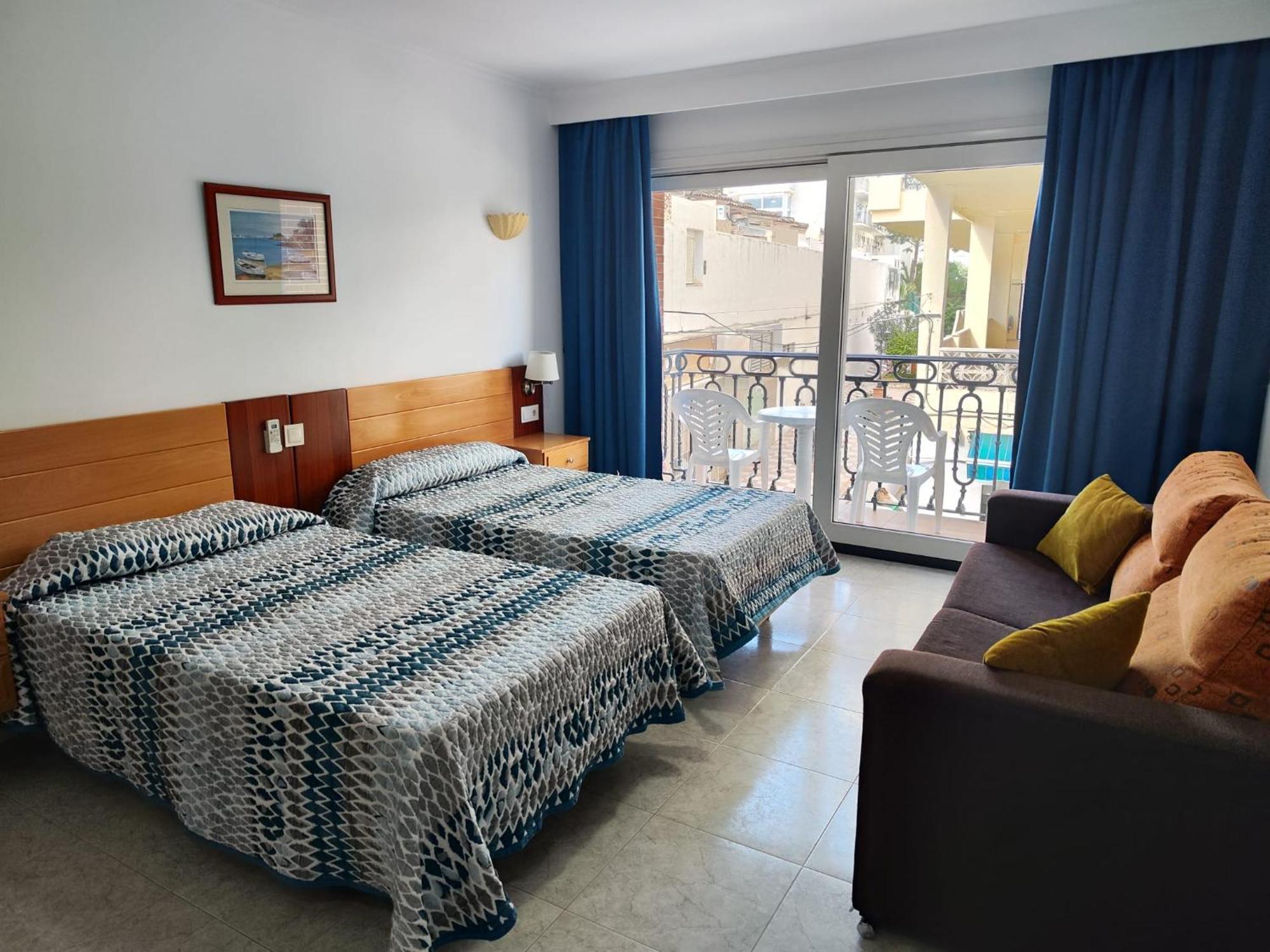 Apartamentos Leonor Carihuela トレモリノス エクステリア 写真