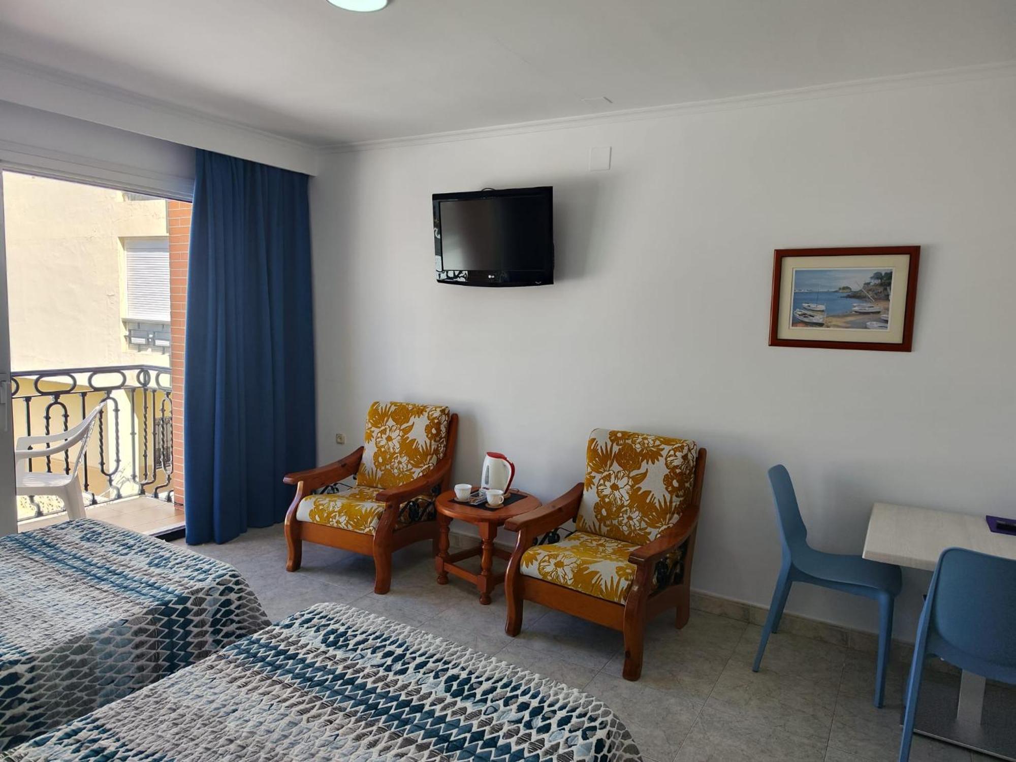 Apartamentos Leonor Carihuela トレモリノス エクステリア 写真