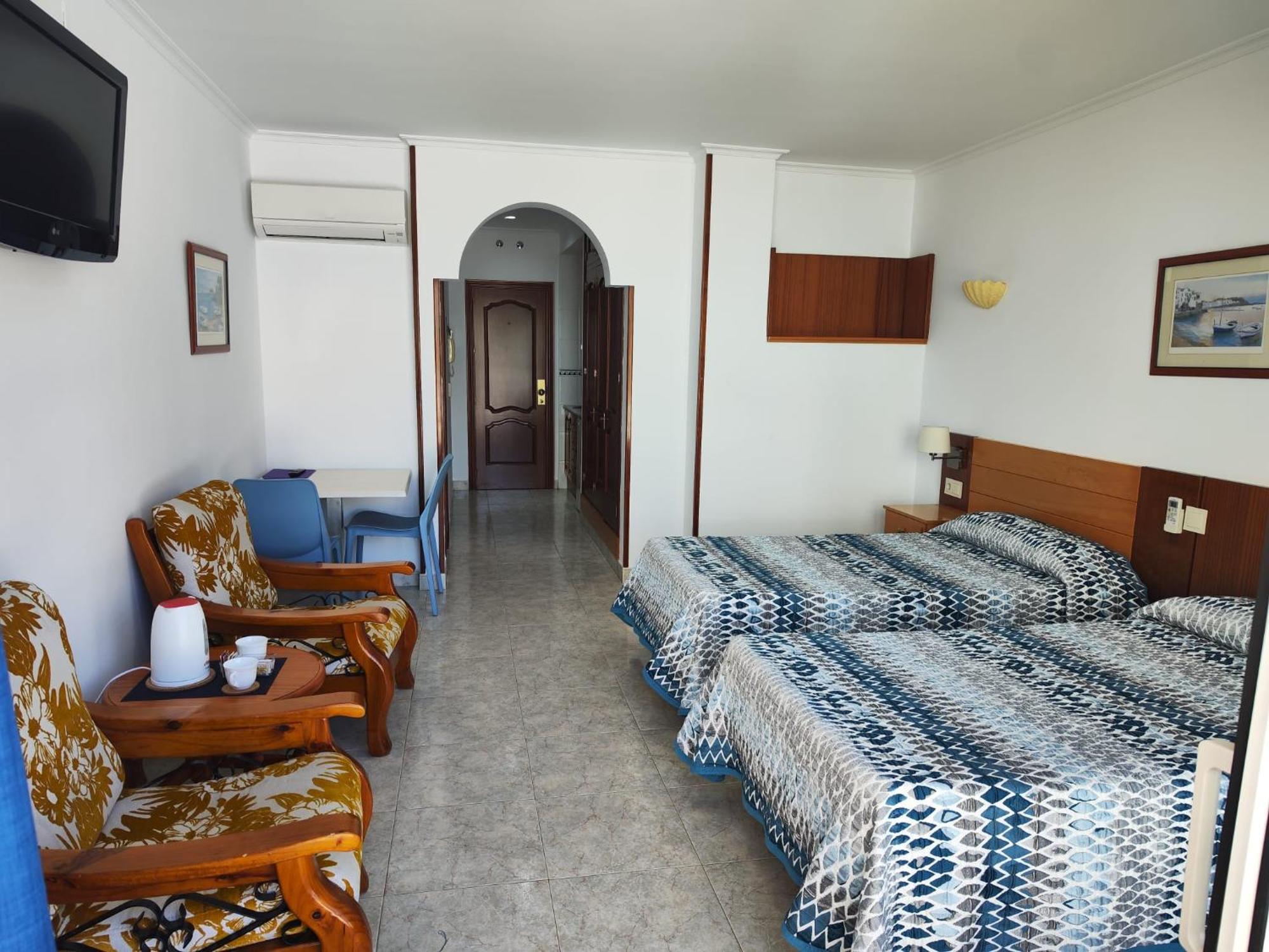 Apartamentos Leonor Carihuela トレモリノス エクステリア 写真