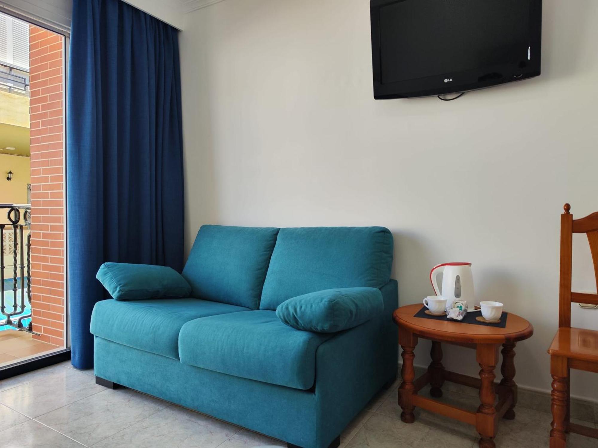 Apartamentos Leonor Carihuela トレモリノス エクステリア 写真