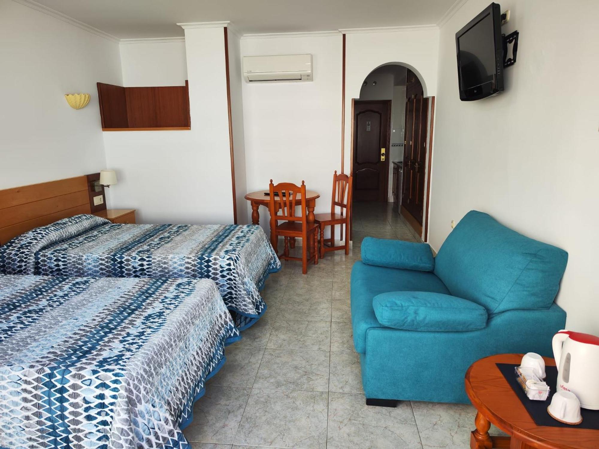Apartamentos Leonor Carihuela トレモリノス エクステリア 写真