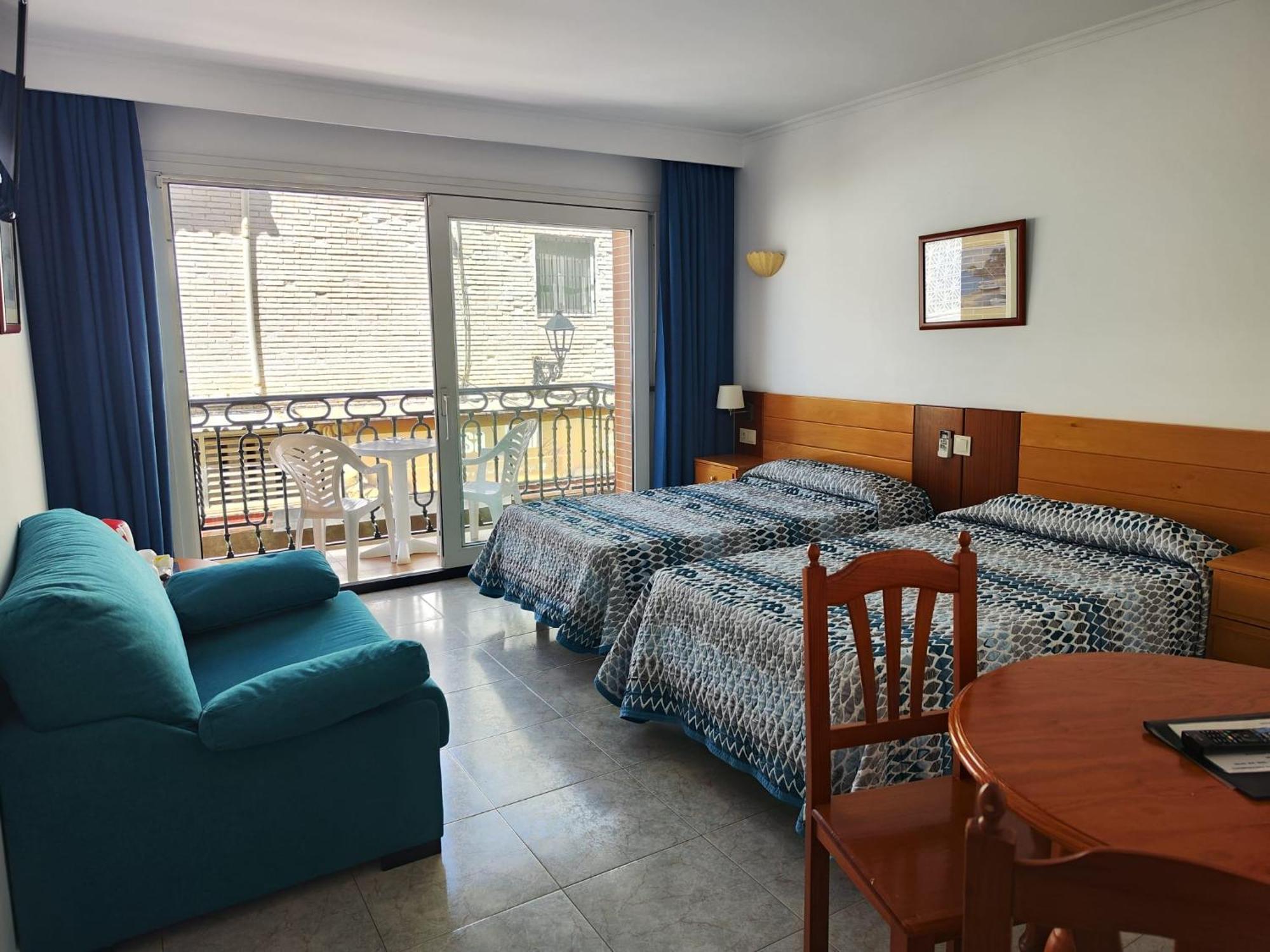 Apartamentos Leonor Carihuela トレモリノス エクステリア 写真