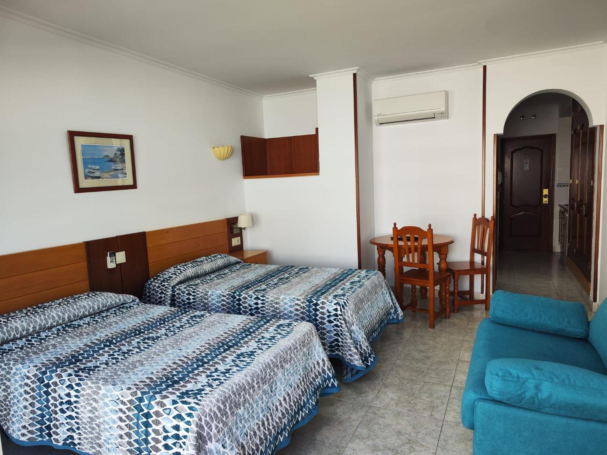 Apartamentos Leonor Carihuela トレモリノス エクステリア 写真