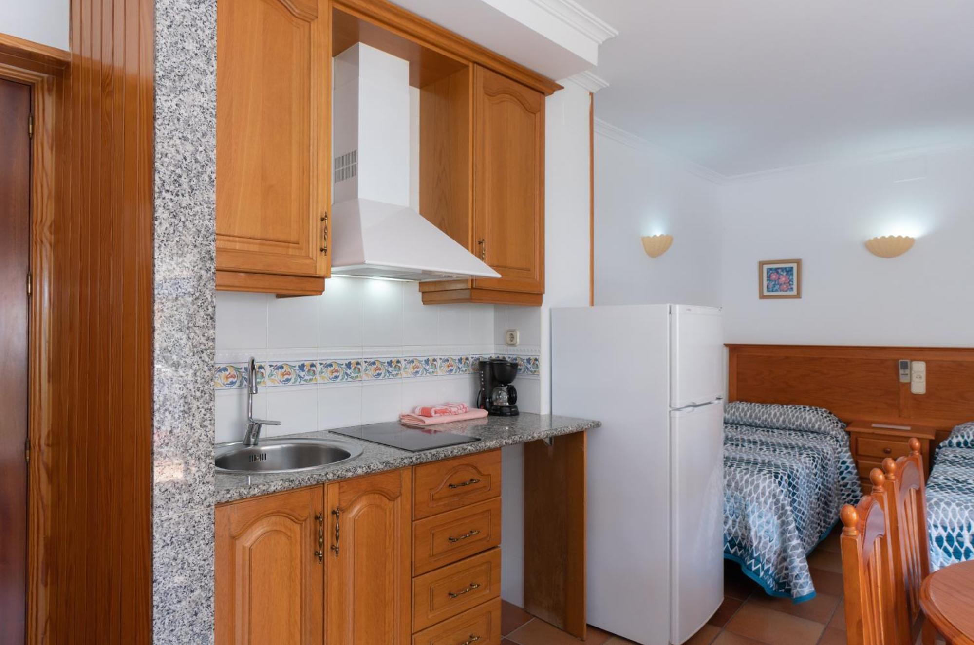 Apartamentos Leonor Carihuela トレモリノス 部屋 写真
